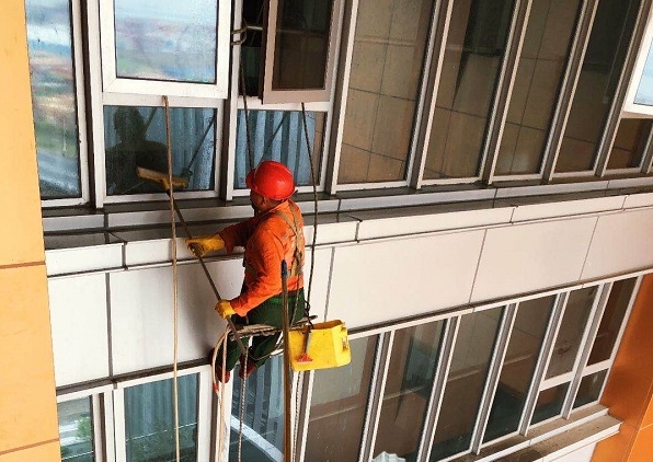 高空外墻如何清洗？教你5種不同材質(zhì)外墻清洗
